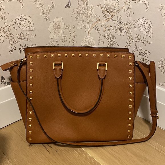 Michael Kors Purse - Picture 2 of 3